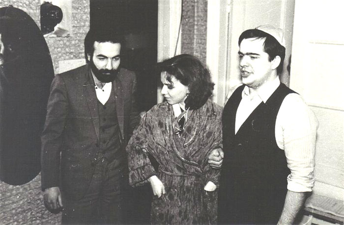 Москвичи в&nbsp;гостях у&nbsp;ленинградцев со&nbsp;своим Пуримшпилем.
Ленинград, 1988&nbsp;г.
(Из&nbsp;фонда Лены (Иланы) и&nbsp;Даниила Романовских).
